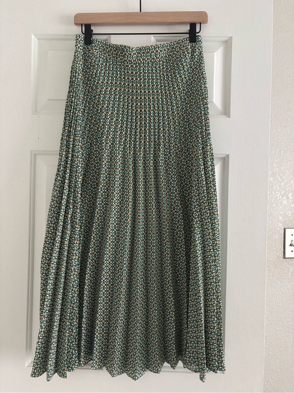 Max Studio Green Patterned Pleated Midi Skirt